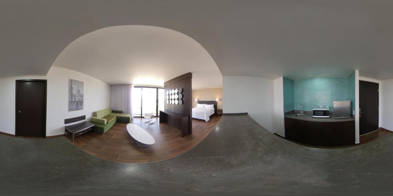 Fiesta Inn Guadalajara Aeropuerto Las Pintas Екстер'єр фото