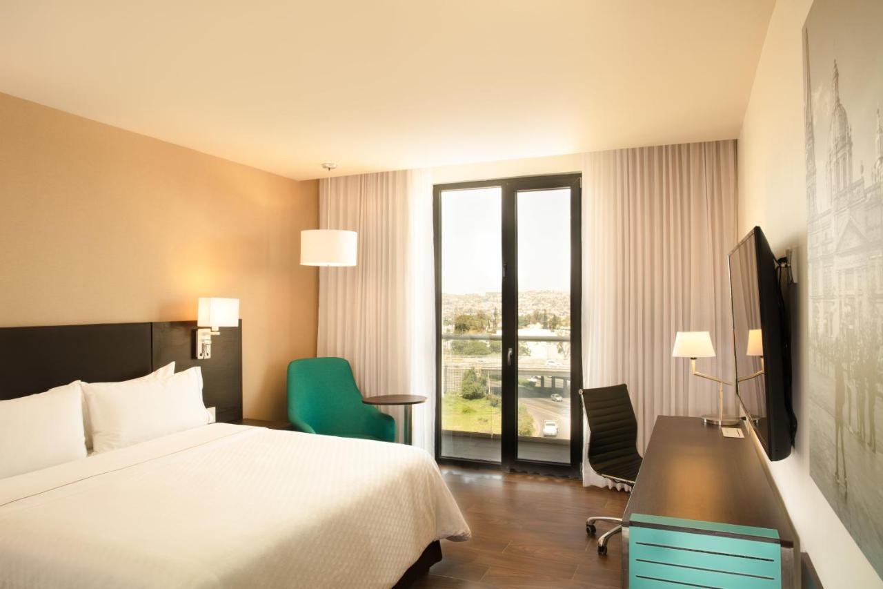 Fiesta Inn Guadalajara Aeropuerto Las Pintas Екстер'єр фото