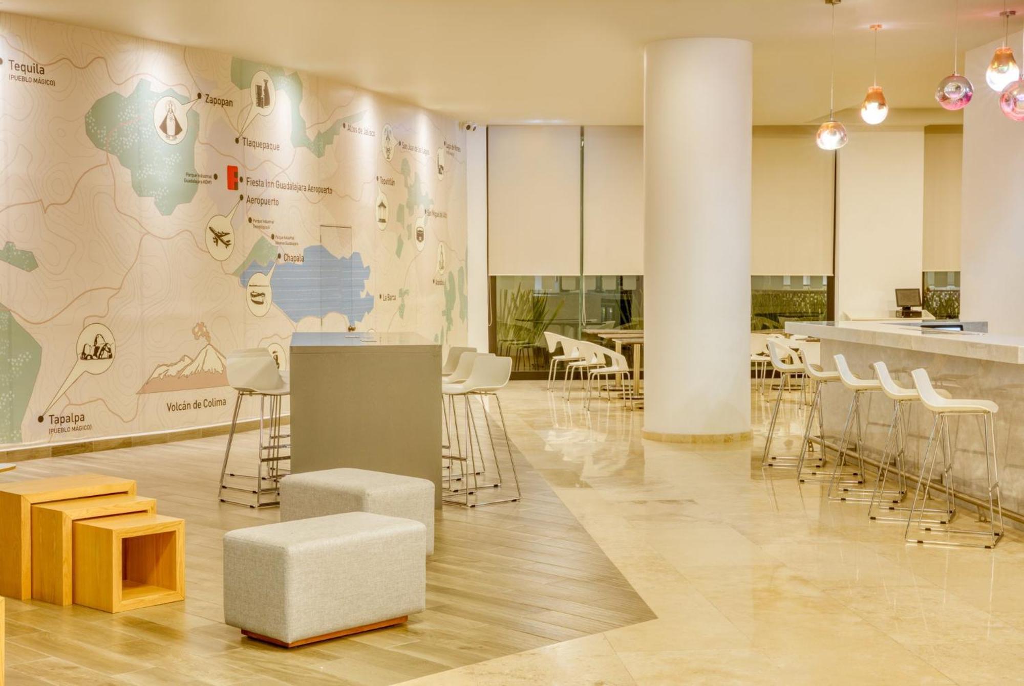 Fiesta Inn Guadalajara Aeropuerto Las Pintas Екстер'єр фото
