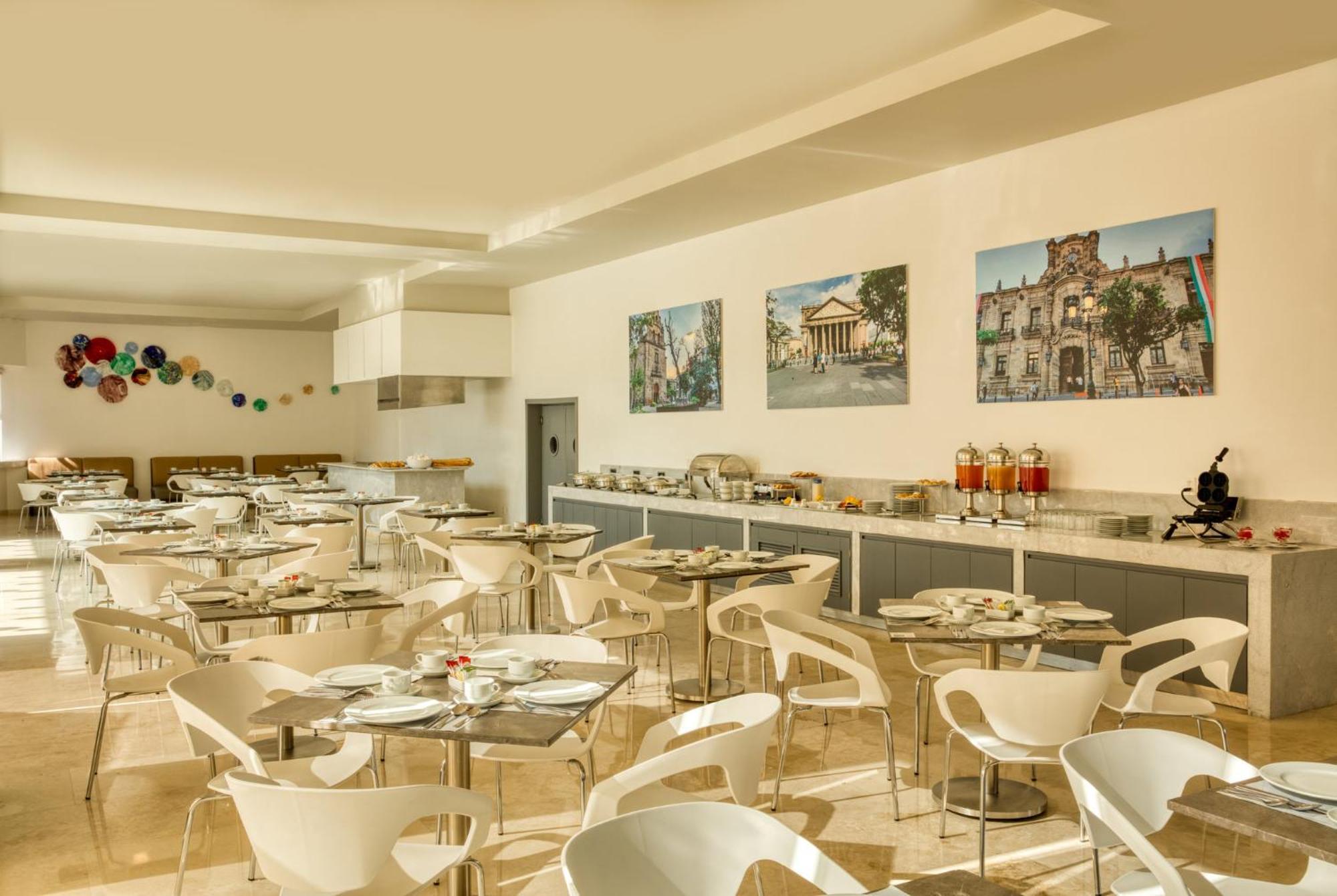 Fiesta Inn Guadalajara Aeropuerto Las Pintas Екстер'єр фото